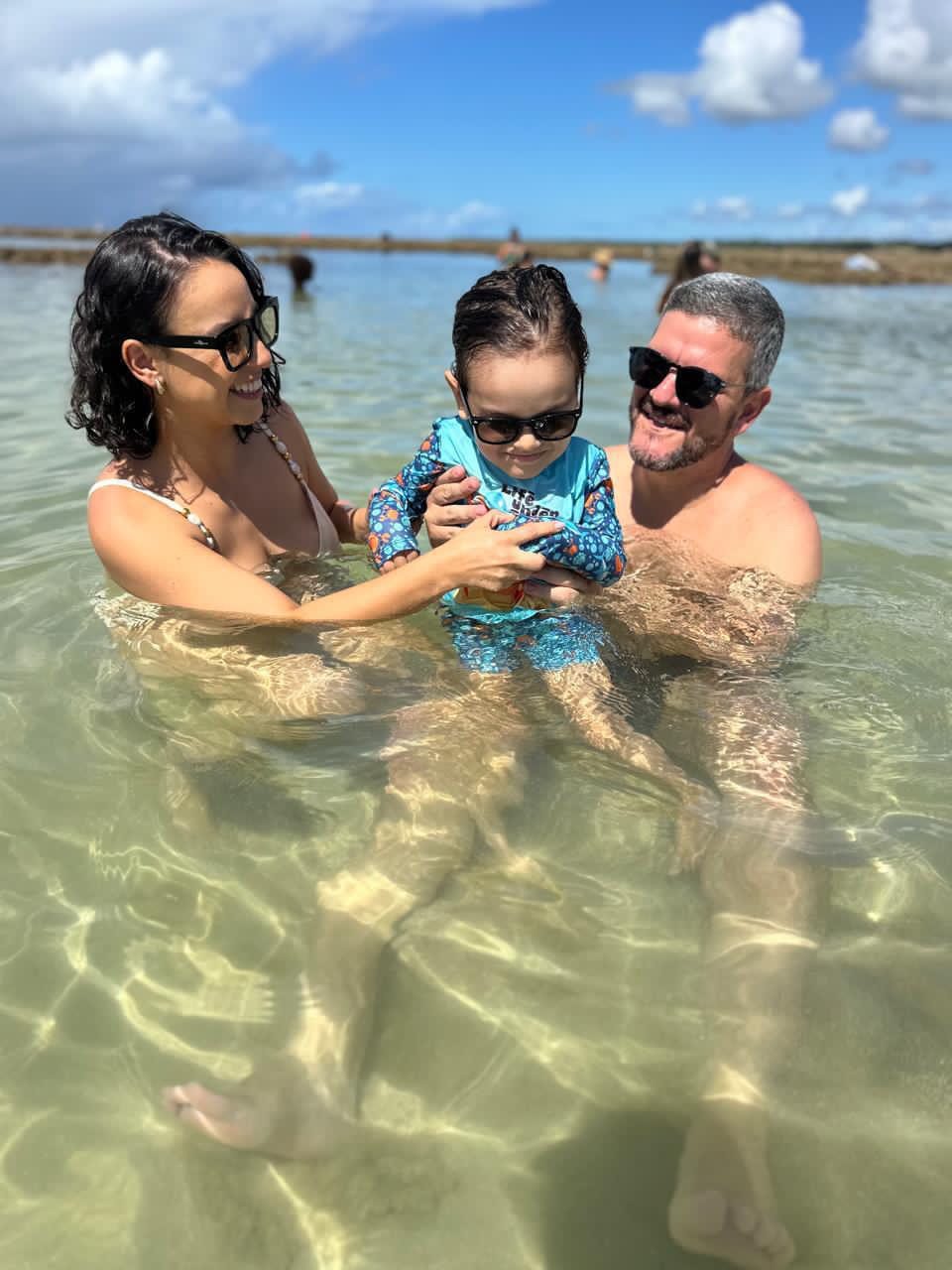 Snorkeling entre peixes nas piscinas naturais